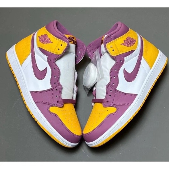 Jordan 1 Retro High OG Brotherhood - Picture 2 of 4